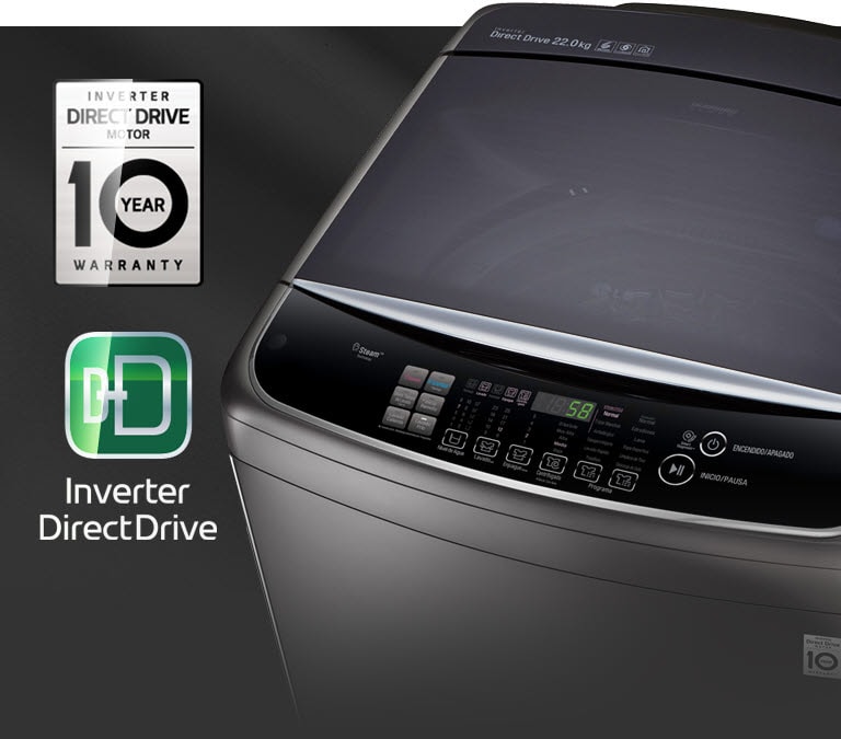 Widok z góry pralki pokazujący panel sterowania oraz logo 10 Year Warranty i Inverter Direct Drive. Na logo pada promień światła, który sprawia, że błyszczą.