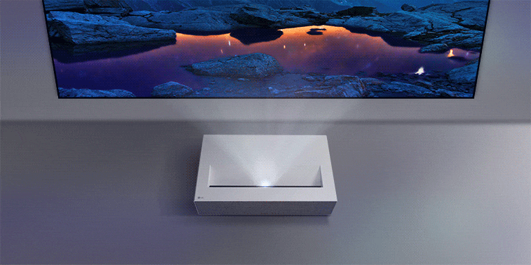 LG 超短焦 CineBeam,可在極短的投影距離內,呈現生動的影像。