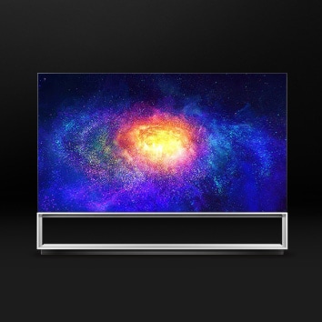 Das Bild zeigt den schlanken Bildschirm des OLED 8K-Fernsehers und das optimierte Display.