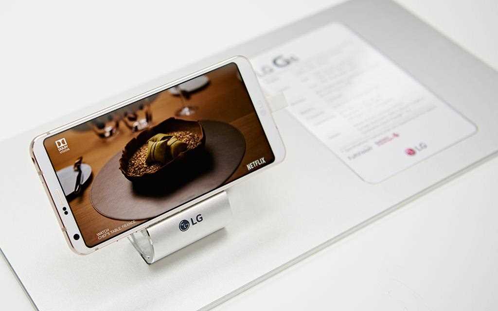 An image of lg g6 at mwc 2017 lg zone