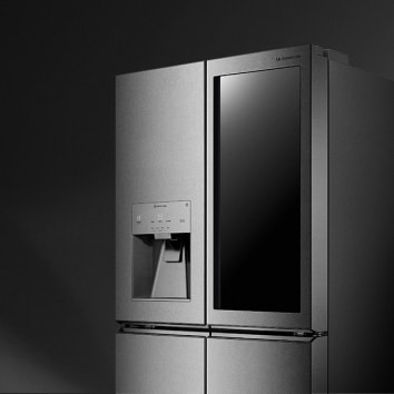 Изображение стеклянной панели InstaView™ холодильника LG SIGNATURE.