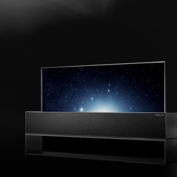 Несколько телевизоров LG SIGNATURE OLED R, установленных друг за другом, демонстрируют разные режимы. (Изображение, которое появляется при наведении на него курсора мыши)