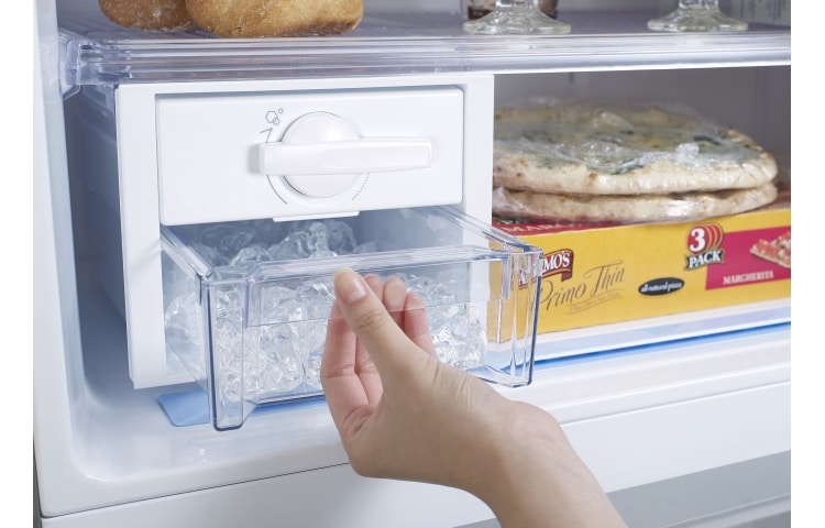 hotpoint frost free freezer icing up