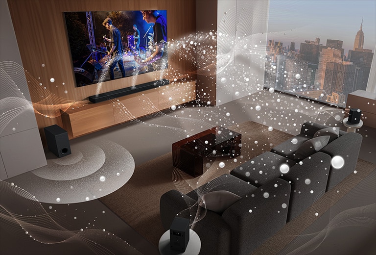 LG Soundbar, LG TV, hintere Lautsprecher und ein Subwoofer befinden sich in einem Wohnzimmer in einem Wolkenkratzer und spielen eine Musikaufführung. Weiße, aus Tröpfchen bestehende Klangwellen werden von der Soundbar projiziert und um das Sofa und den Wohnraum geschlungen. Ein Subwoofer erzeugt einen Klangeffekt von unten. Dolby Atmos-Logo DTS X-Logo