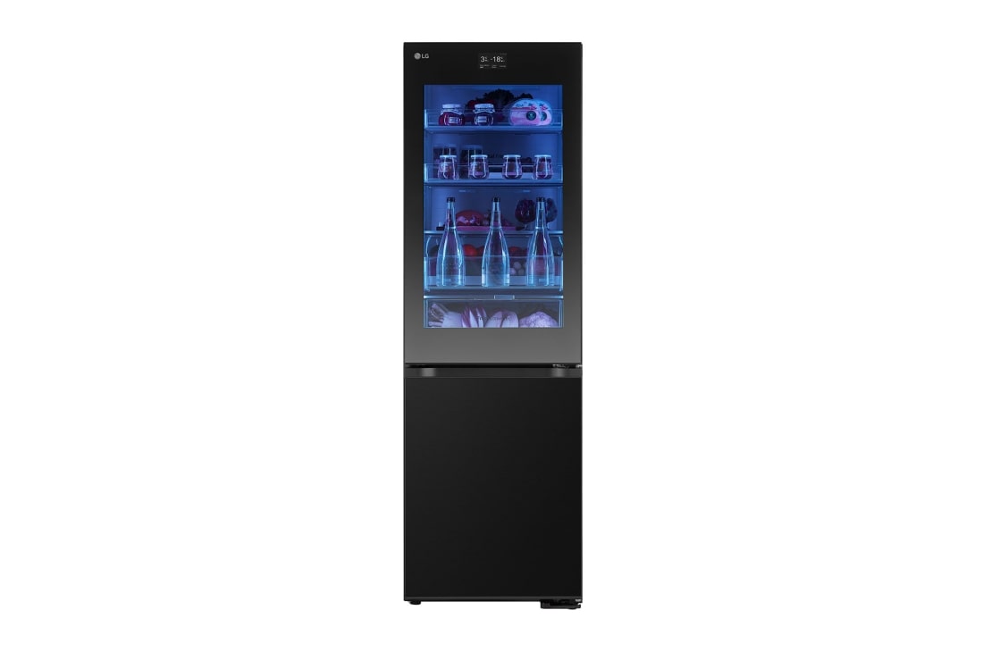 LG InstaView® Kühl-Gefrierkombination | Essence Black Steel | 4,3” Touch LCD Display | GBG7190CEV, front light on, GBG7190CEV