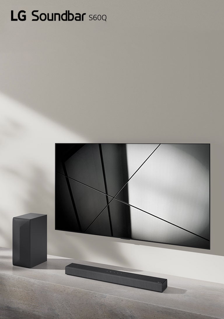 LG Саундбар S60Q и телевизор LG са поставени заедно във всекидневна. Телевизорът е включен и показва геометрично изображение.