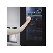 LG Refrigeradora Side by Side InstaView™ 27.1pᶟ (NET) / 28.7pᶟ (Gross) Door-in-Door™ Linear Inverter InstaView® , Instaview luz en la mano, LS77SXSC, thumbnail 13