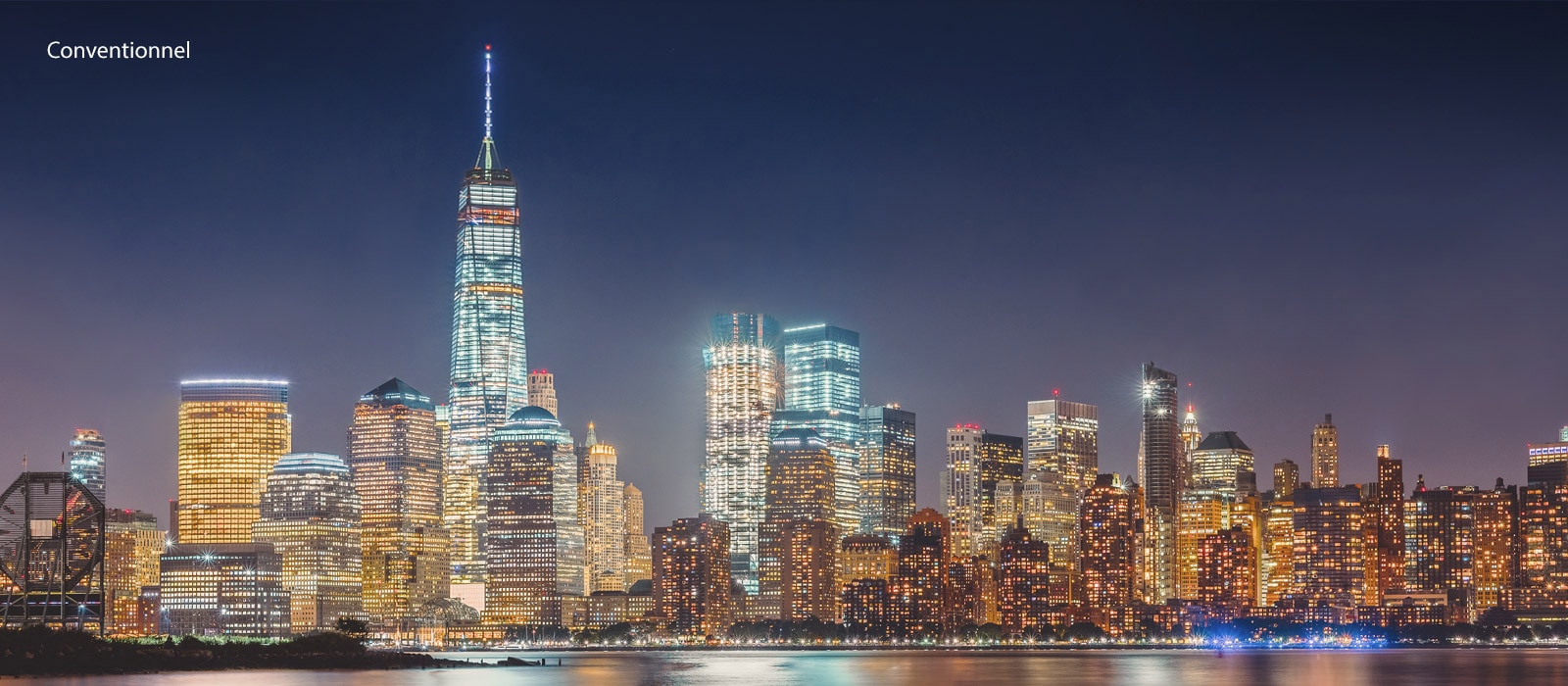 comparaison avec curseur de la qualité d’image d’un panorama urbain nocturne 