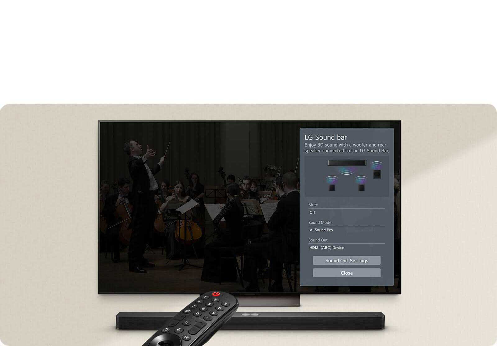 La télécommande LG pointe vers une LG TV au-dessus d’une LG Soundbar. La LG TV affiche le menu de l’Interface WOW.