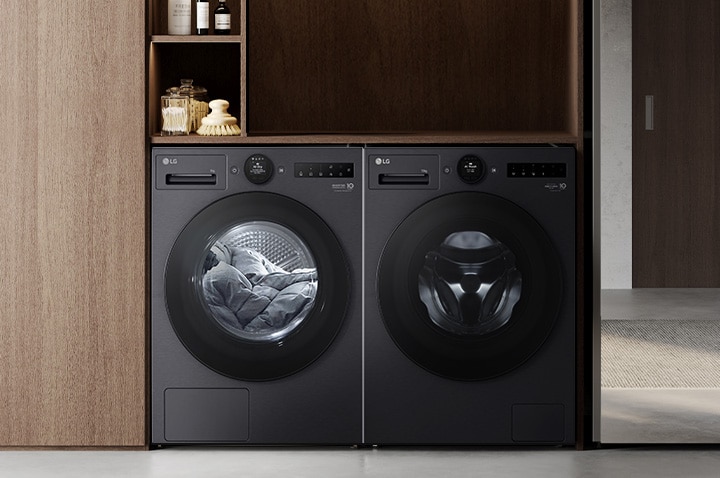 There are two products in the space. The left one is turned on and the course is automatically connected to the right one.