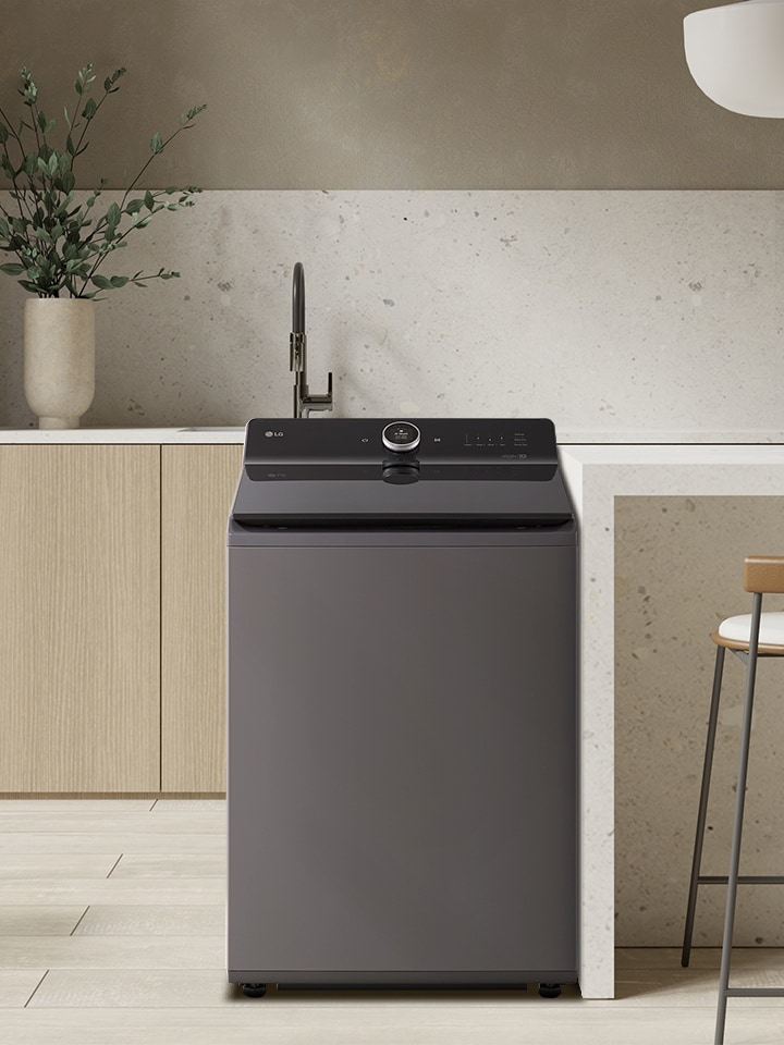 Washing machine panel shown in the video, selecting AI Wash to detect your laundry and automatically set the appropriate course.