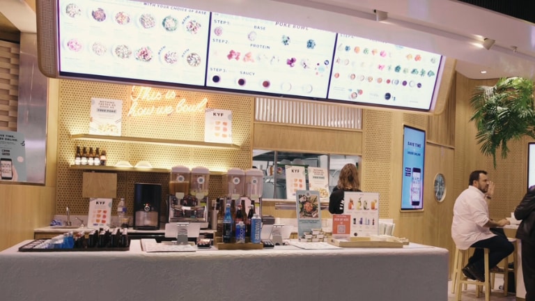 /au/images/business/air-solution/finn-poke-serves-up-something-fresh-with-lg-digital-signage/3.Finn-Pokre-Serves-Up-Something-Fresh-with-LG-Digital-Signage-T.png