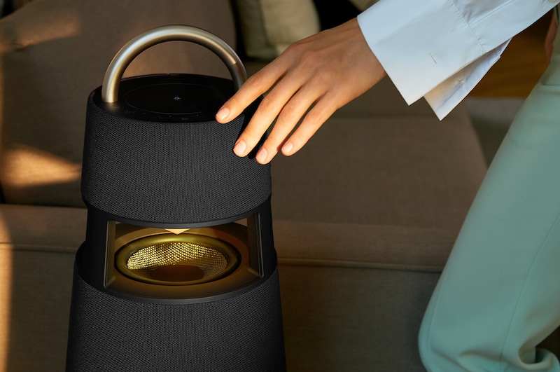 LG XBOOM 360 - RP4B - Omnidirectional 360˚ Sound Portable Wireless Bluetooth Speaker with Mood Lighting, RP4B