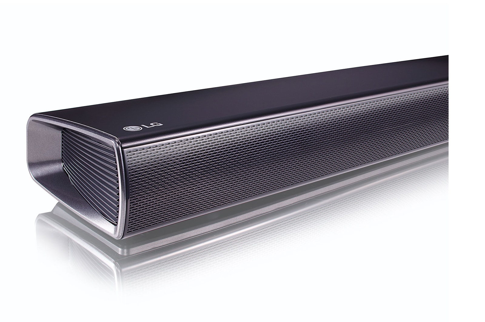 diagonal view with right side forward