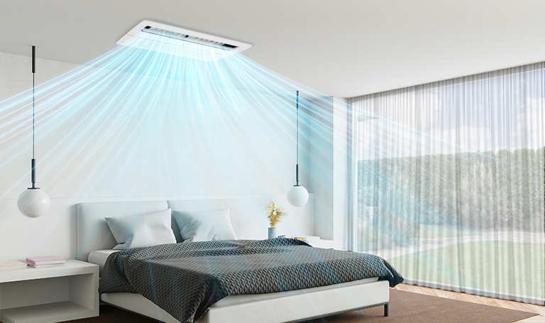 LG 1-via Cassete dispersa um fluxo de ar azul visível para um quarto, mobilado com uma cama queen-size coberta com um cobertor preto.