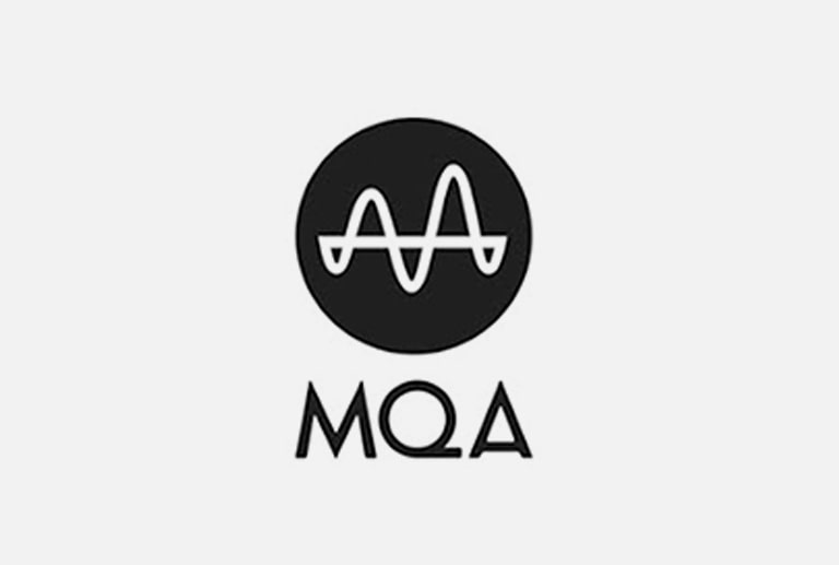 Um logotipo MQA em um fundo cinza