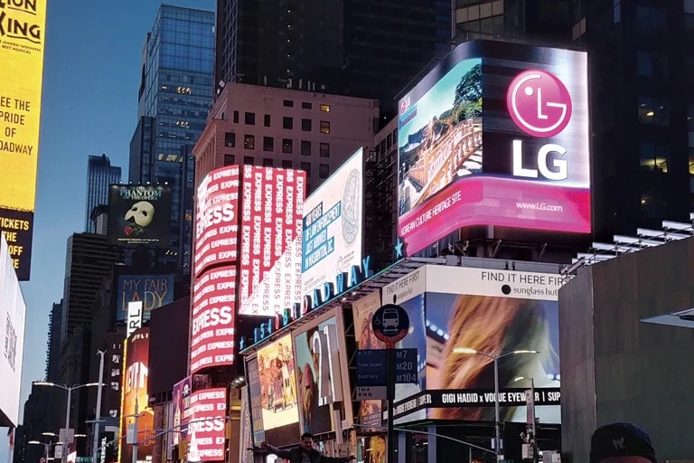 LG Electronics veicula anúncio sobre herança cultural coreana na Times Square em Nova York