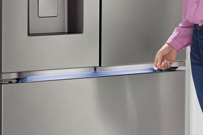 Flat Panel Door Design with Pocket Handles