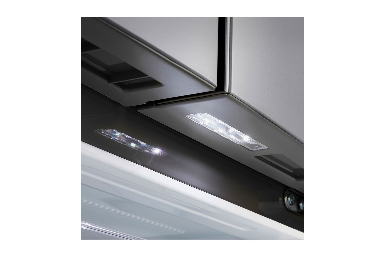 LG 36" French Door Refrigerator with Water dispenser, 29 cu.ft., LRFWS2906V