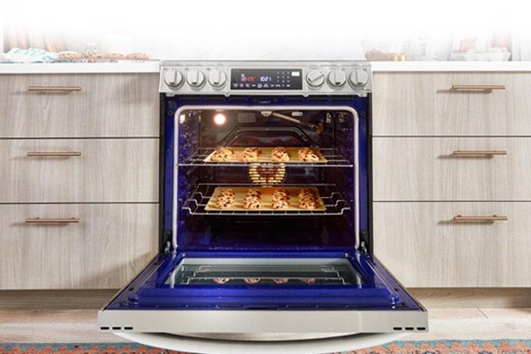 LG ThinQ Kitchen : Alexa connecte votre cuisine, le réfrigérateur envoie  des recettes à votre four