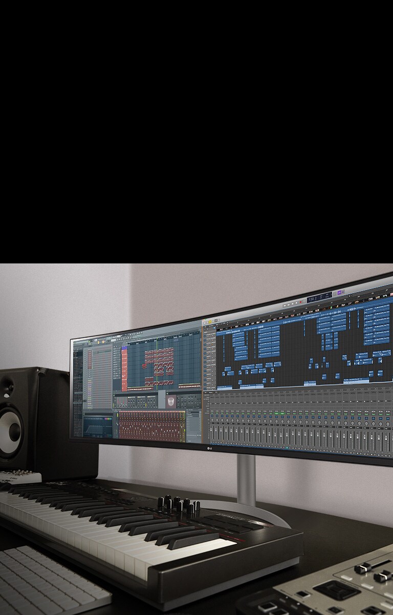 L’image montre le modèle 49WQ95C qui affiche des outils pour le travail du son avec la totalité de la ligne de temps sur un seul écran.