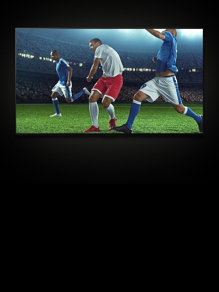 Un LG TV affiche un joueur de football sur un terrain. Un menu sur le côté gauche de l’écran affiche les réglages, et le curseur clique pour changer le réglage de l’image de « Vivid » à « Sports Mode ». Une ligne graphique passe sur l’écran pour révéler une image plus claire et plus lumineuse.