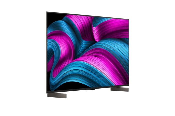 Schrägansicht des LG OLED evo AI C5 4K Smart TV.