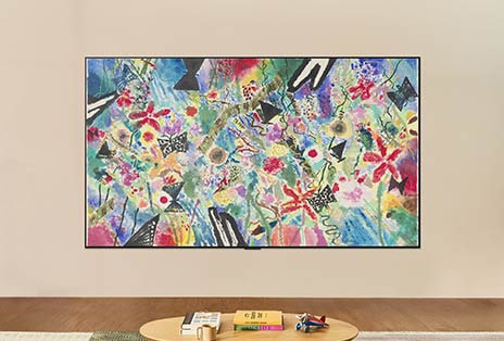 In einem hellen, gut beleuchteten Raum zeigt der Bildschirm des LG TV ein ebenso helles Artwork, das zeigt, wie die Bildschirmhelligkeit für die Betrachtung in jedem Licht optimiert ist.