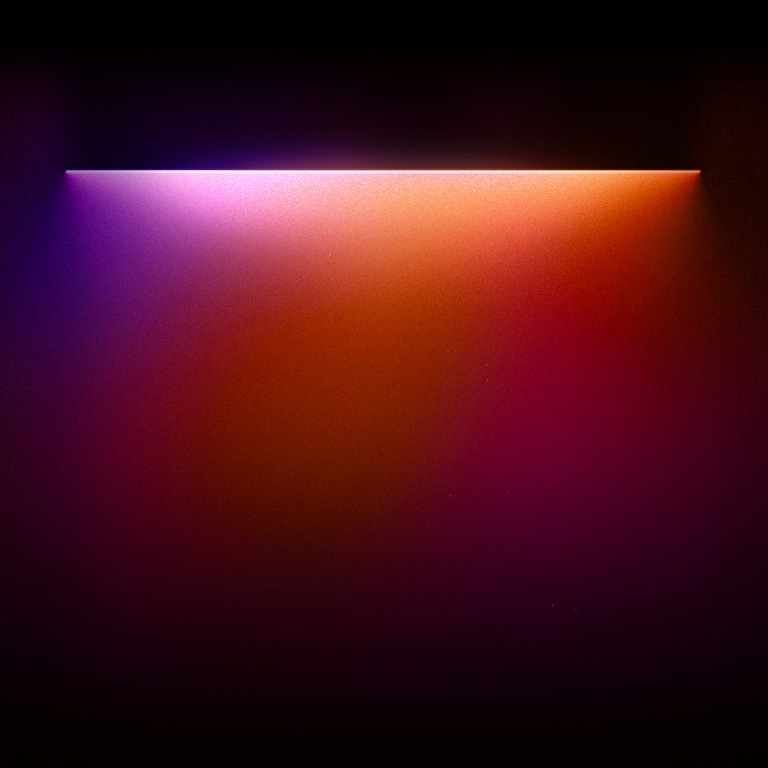 Rot-, orange- und lilafarbene Lichter heben unten den Text hervor «For picture and sound experience uniquely yours» («Für Bild- und Klangerlebnis einzigartig für Sie»). 