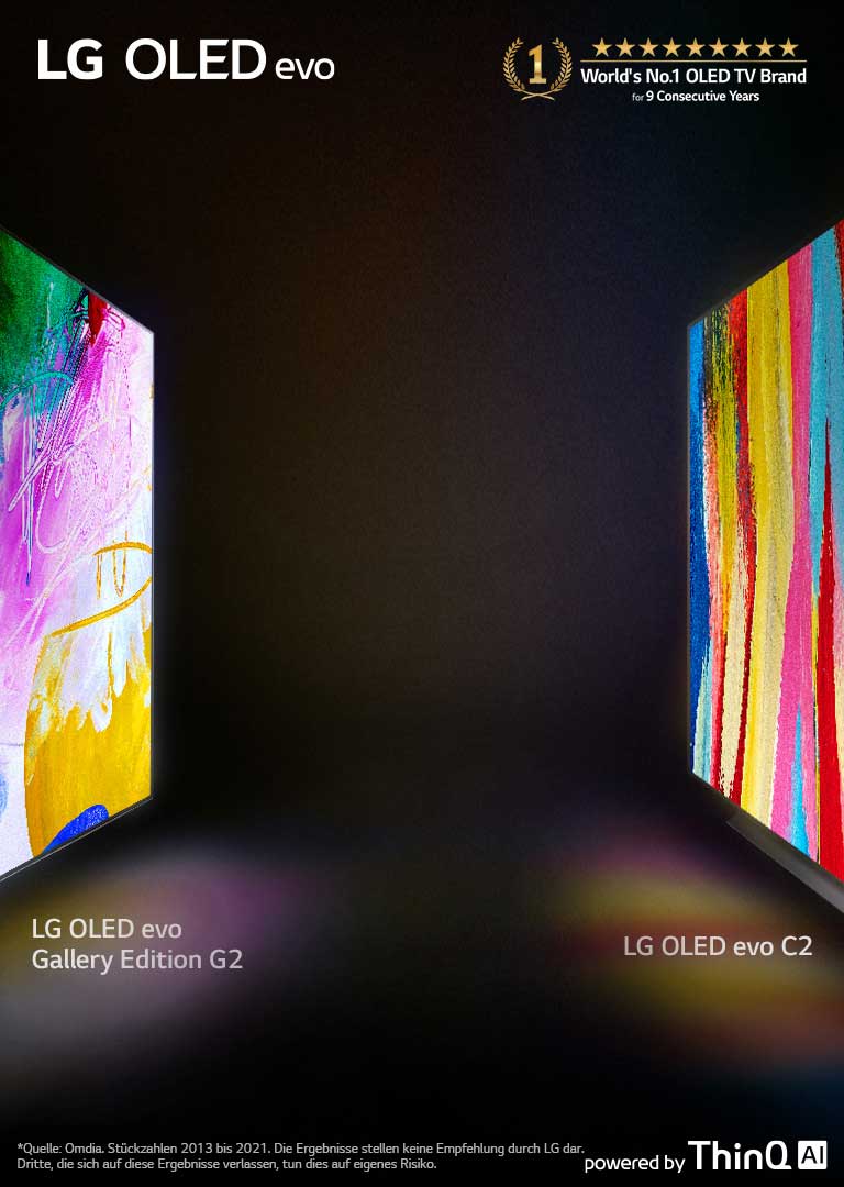 Seitenansicht des LG OLED C2 und des LG OLED G2 Gallery Edition, die sich in einem dunklen Raum mit leuchtenden, farbenfrohen Kunstwerken auf ihren Bildschirmen gegenüberstehen.