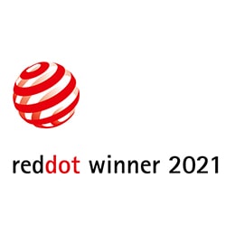 Die Award-Logos zeigen links das Modell LG QNED99 als reddot-Sieger 2021 und rechts Tech Advisor Best of CES 2021.