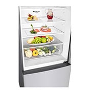 Estantes amplios en nevera LG GB41WPP para alimentos.