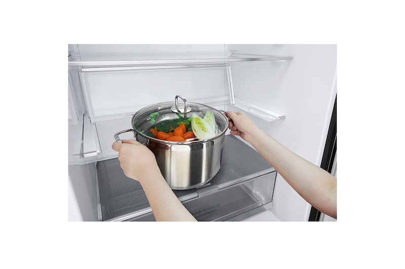 LG Nevera LG Bottom Freezer, 454lts, Tecnología NatureFRESH, Acabado Matte Black Steel, LB41WPT