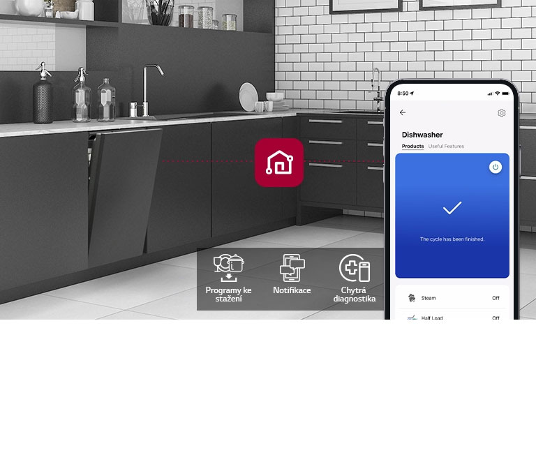 Smartphone zobrazuje LG ThinQ™ v kuchyni spolu se třemi funkcemi aplikace: Cykly stahování, Oznámení a Chytrá diagnostika.