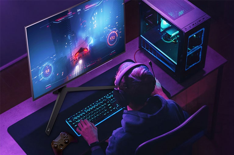 QHD OLED při 240 Hz z HDMI 2.1.