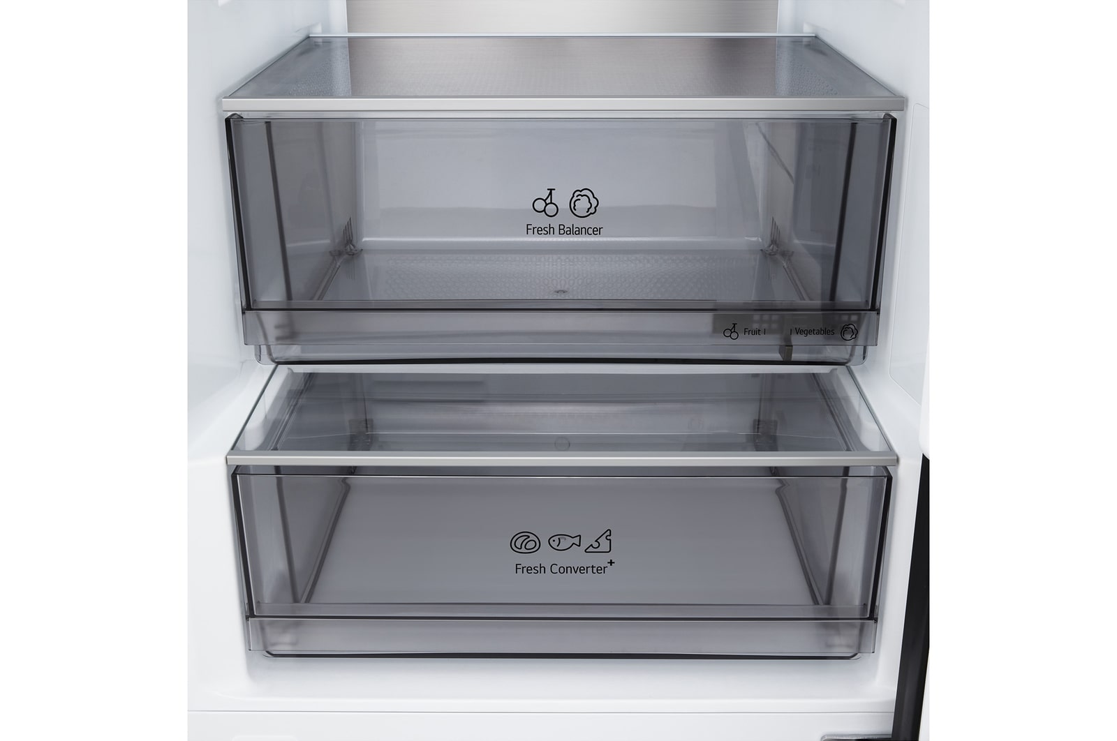 Nahaufnahme des LG Kühl-/Gefrierschrank (GBBS726CPY) Weinregals mit vier Flaschen und einer Schachtel Macarons mit im kreisförmigen Bild vergrößertem Gestelldesign