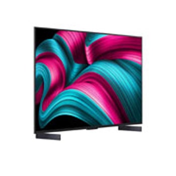 Leicht seitliche Ansicht des LG OLED evo AI C5 4K Smart TV.