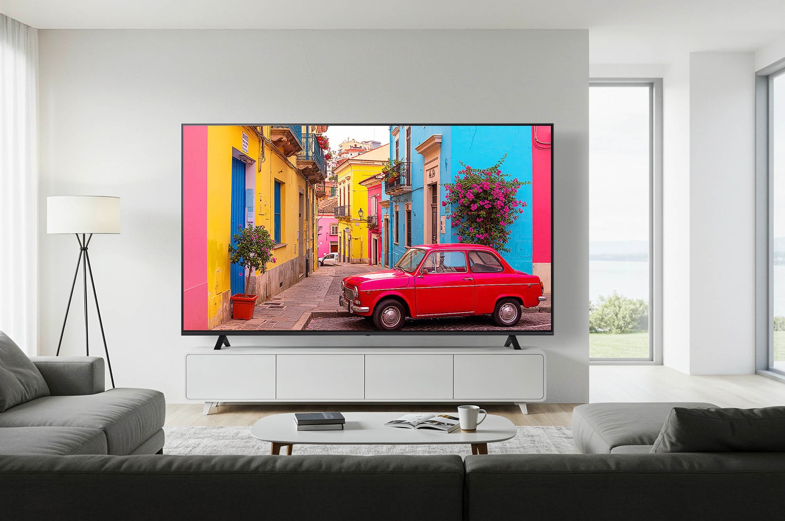 Der LG NanoCell AI NANO82 4K Smart TV 2024, installiert in einem Wohnzimmer, zeigt Inhalte mit präziser Farbwiedergabe und hohem Kontrast.