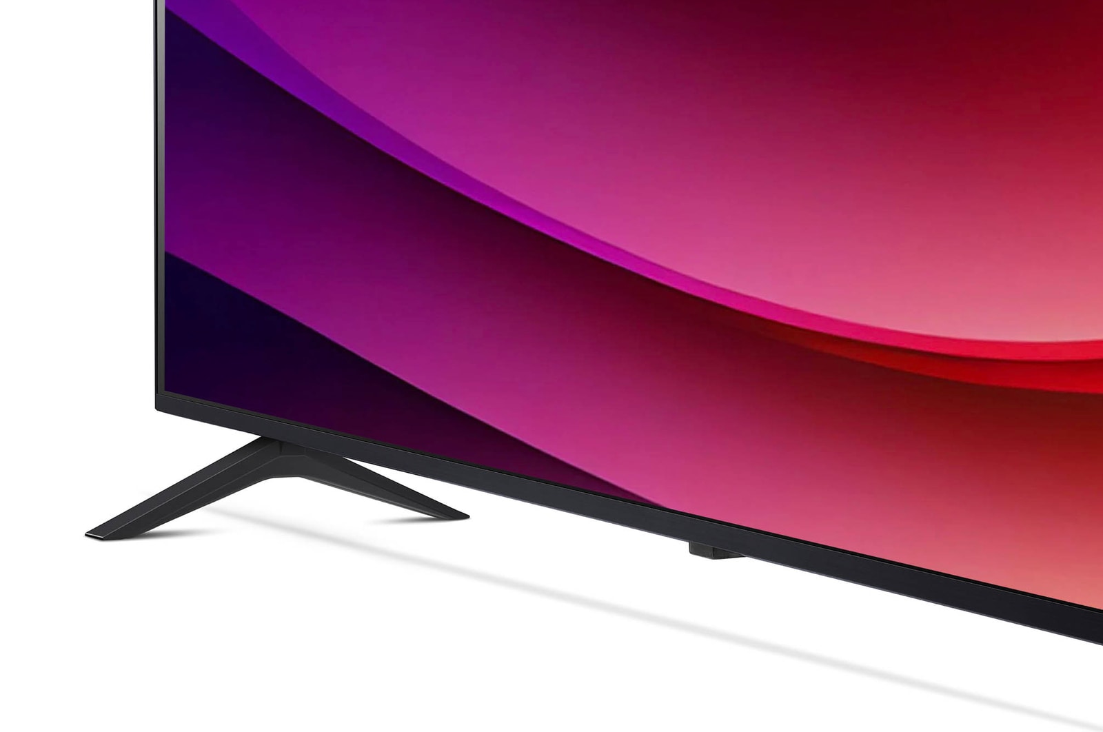 Detailansicht des Standfußes und unteren Bildschirmrahmens des LG NanoCell AI NANO82 4K Smart TV 2024.