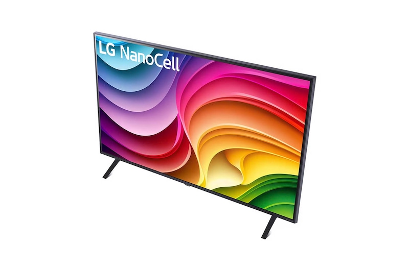 Schräger Blickwinkel auf den LG NanoCell AI NANO82 4K Smart TV 2024 mit aktiviertem Display.