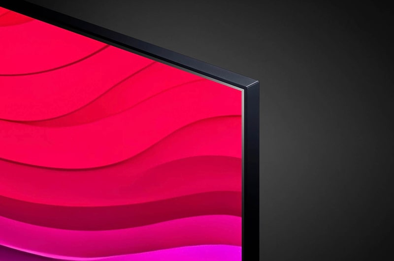 Detailansicht des oberen rechten Rahmens des LG NanoCell AI NANO81 4K Smart TVs mit schmaler Einfassung.