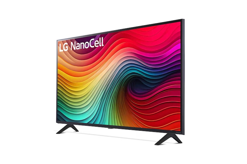 Schrägansicht des LG NanoCell AI NANO81 4K Smart TVs mit breitem Betrachtungswinkel und NanoColor-Technologie für satte Farben.