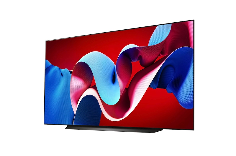 Schrägansicht von links auf den LG OLED evo AI C4 4K Smart TV mit brillanter Bilddarstellung und webOS-Branding