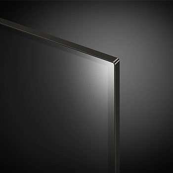 Detailaufnahme der oberen rechten Ecke des LG OLED evo AI C4 4K Smart TV mit dünnem Rahmen.
