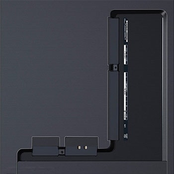 Detailansicht der Rückseite des LG OLED evo AI G4 4K Smart Wand-TVs mit Kabelverlauf und flacher Montage