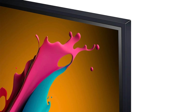 Nahaufnahme des schmalen Rahmens und des Designs der oberen rechten Ecke des LG QNED87 AI 4K Smart Fernsehers.