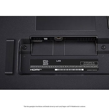 Nahaufnahme des optischen digitalen Audioausgangs und des LAN-Anschlusses auf der Rückseite des LG QNED86 AI 4K Smart Fernsehers.