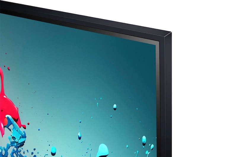 Nahaufnahme des schmalen Rahmens und des Designs der oberen rechten Ecke des LG QNED MiniLED AI QNED85 4K Smart Fernsehers.