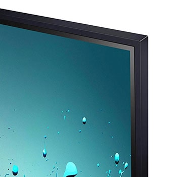 Nahaufnahme des schmalen Rahmens und des Designs der oberen rechten Ecke des LG QNED MiniLED AI QNED85 4K Smart Fernsehers.