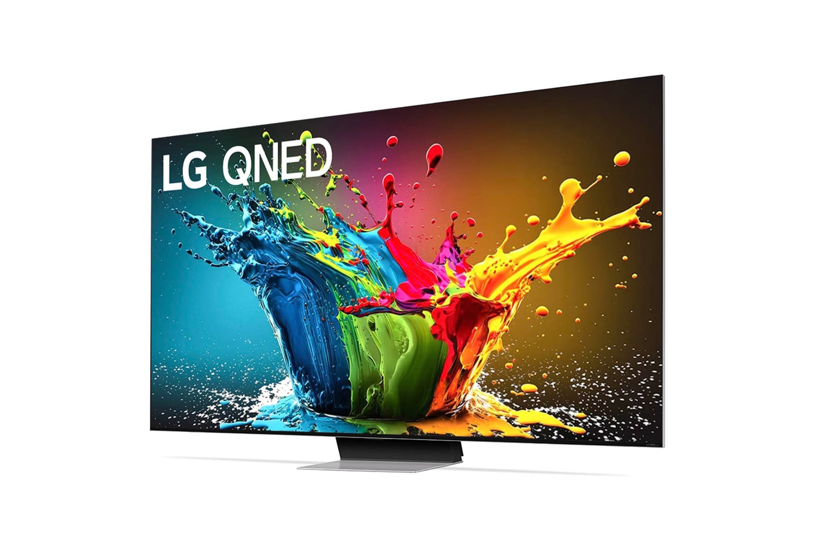 LG QNED99 AI 8K Smart Fernseher aus einer vorderen rechten Perspektive betrachtet, zeigt lebendige Farben auf dem Bildschirm und den Standfuß.